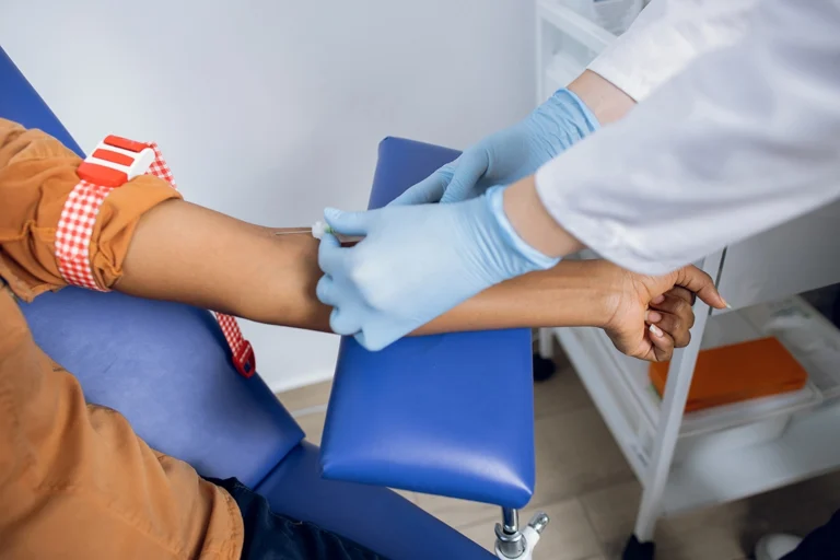 Mastering Phlebotomy – Essential Techniques and Training for Successful Blood Draws